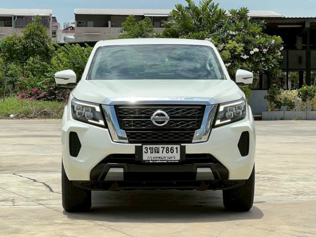 รถ Nissan Navara 2.3 Calibre E สี ขาว