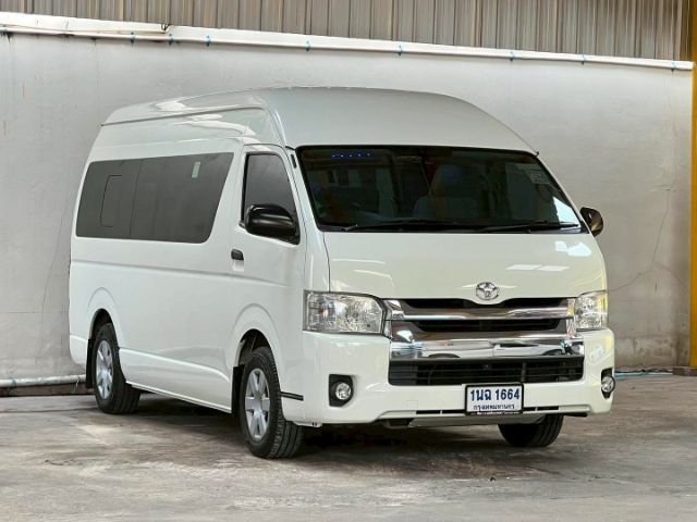 Toyota Commuter 2019 3.0 Van ดีเซล ไม่ติดแก๊ส เกียร์ธรรมดา ขาว