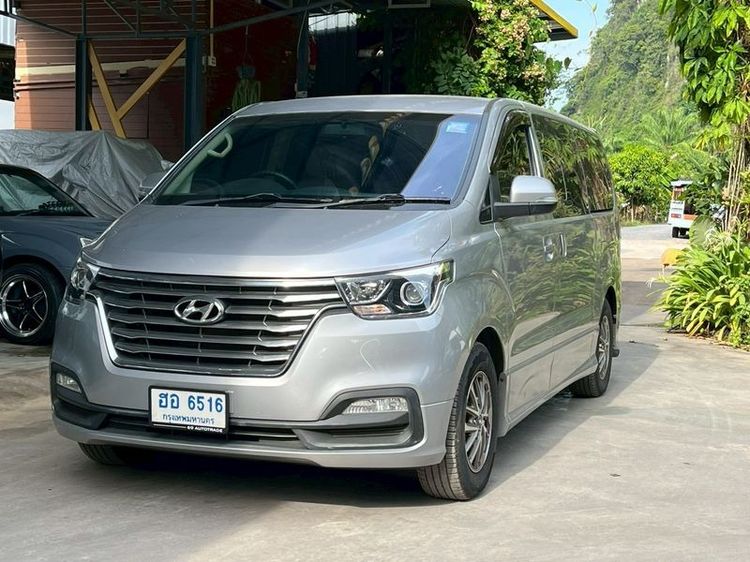 รถ Hyundai H-1  2.5 Elite สี เทา