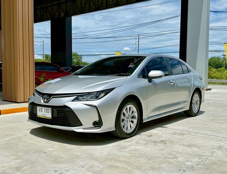 รถ Toyota Altis 1.6 G สี บรอนซ์เงิน