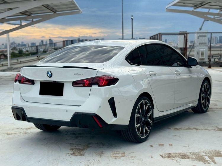 BMW Series 2 2025 220i Sedan เบนซิน ไม่ติดแก๊ส เกียร์อัตโนมัติ ขาว รูปที่ 2