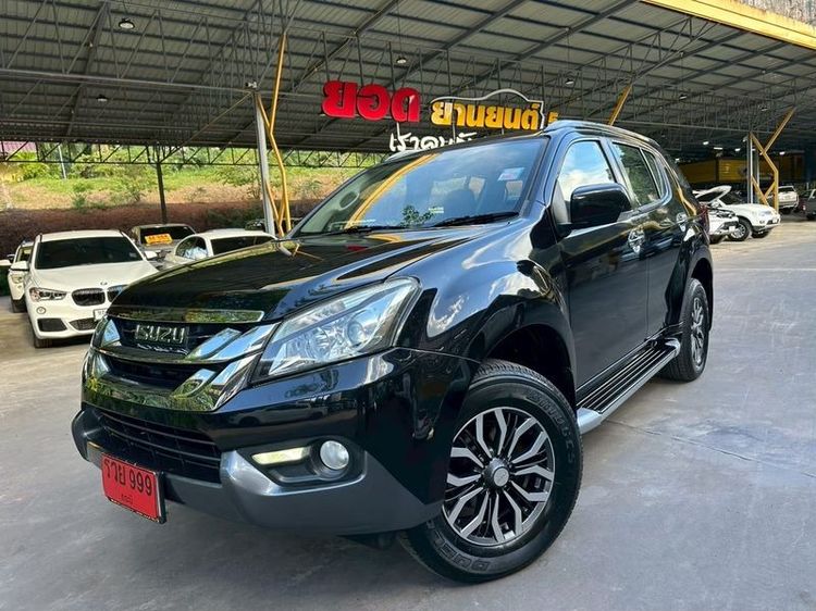 รถ Isuzu MU-X 3.0 4WD สี ดำ