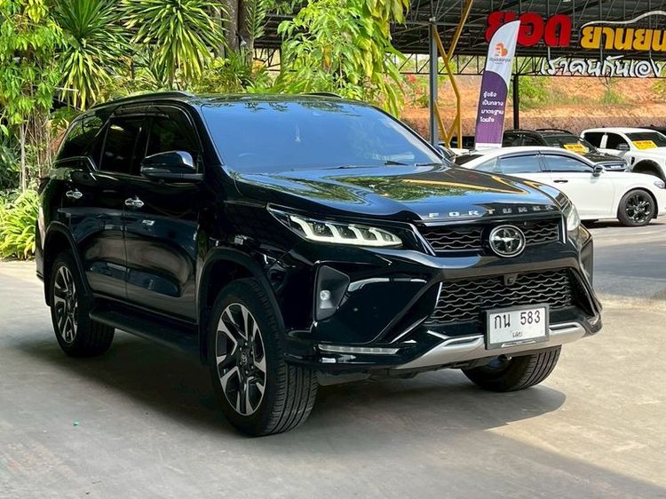 Toyota Fortuner 2023 2.4 Legender Utility-car ดีเซล ไม่ติดแก๊ส เกียร์อัตโนมัติ ดำ รูปที่ 3