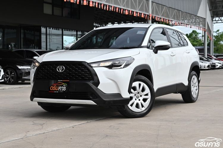 รถ Toyota Corolla Cross 1.8 Sport สี ขาว