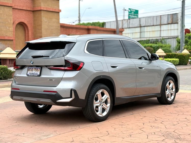 BMW X1 2023 1.5 sDrive18i xLine Utility-car เบนซิน เกียร์อัตโนมัติ เทา รูปที่ 4
