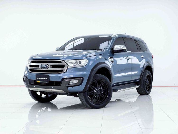รถ Ford Everest 3.2 Titanium Plus 4WD สี ฟ้า