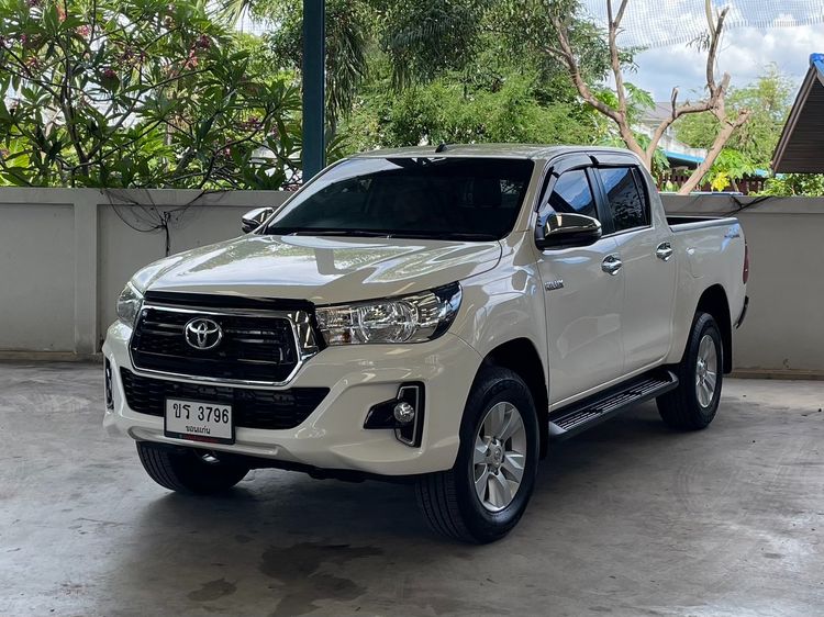 รถ Toyota Hilux Revo 2.4 E Prerunner สี ขาว