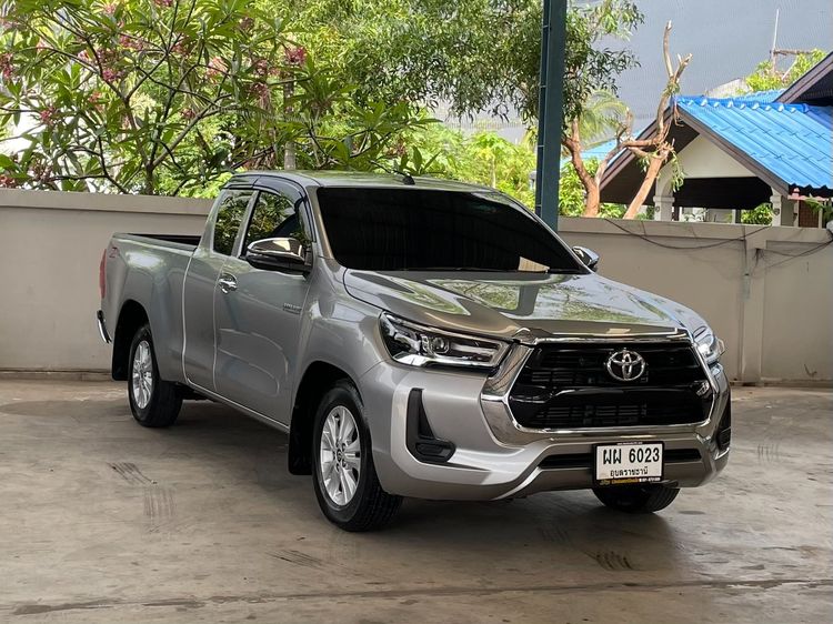 Toyota Hilux Revo 2023 Smart Cab 2.4 Mid Z Edition Pickup ดีเซล ไม่ติดแก๊ส เกียร์ธรรมดา บรอนซ์เงิน รูปที่ 3