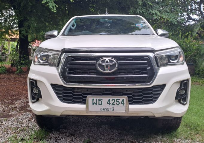 รถ Toyota Hilux Revo 2.4 Prerunner E Plus สี ขาว