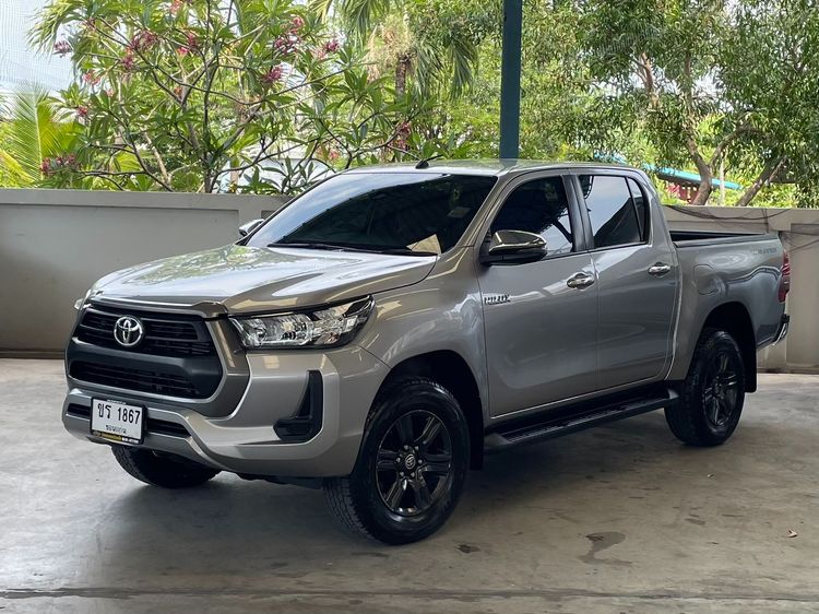 รถ Toyota Hilux Revo Double Cab 2.4 Entry Prerunner สี บรอนซ์เงิน