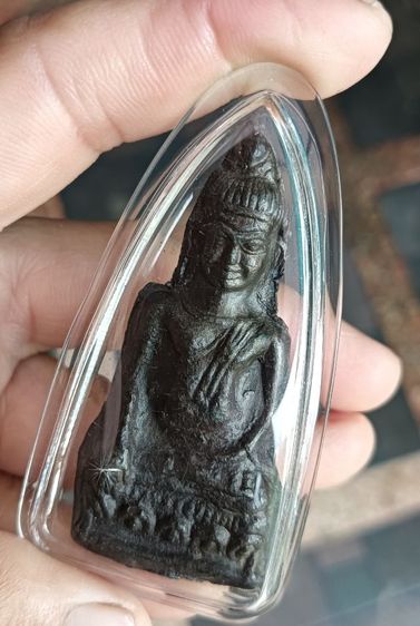 พระกรุนั่ง 1 องค์