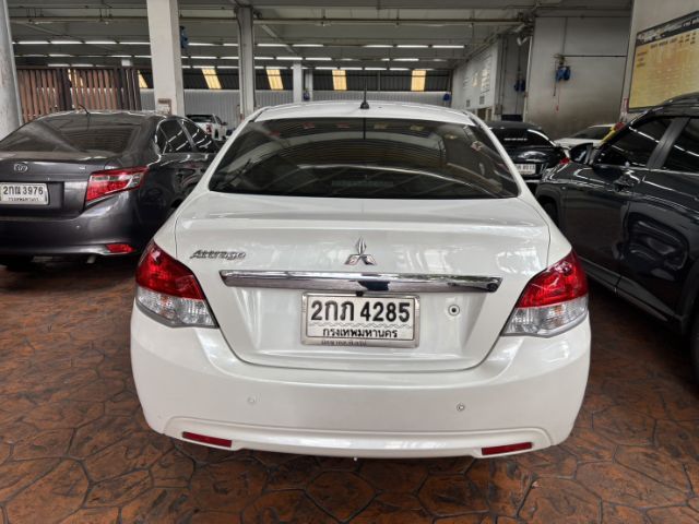 Mitsubishi Attrage 2013 1.2 GLS Sedan เบนซิน ไม่ติดแก๊ส เกียร์อัตโนมัติ ขาว รูปที่ 4