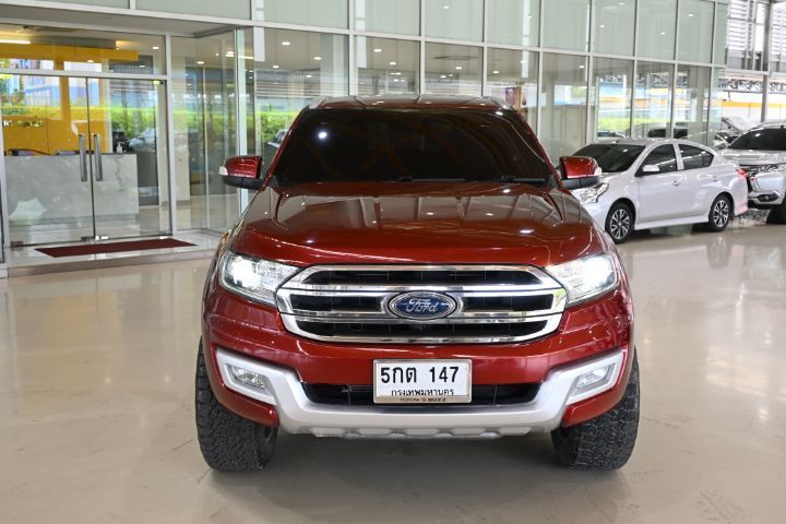 รถ Ford Everest 2.2 Titanium สี แดง