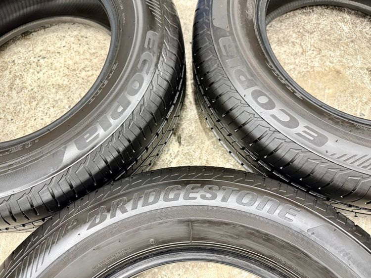 ยางเปอร์เซ็นต์ขอบ 15” ยี่ห้อ BRIDGESTONE รุ่น ECOPIA EP300 ขนาด 205-65R15 ปี 23 ดอกยางสวย ไม่มีปะ ไม่บวมรับประกัน