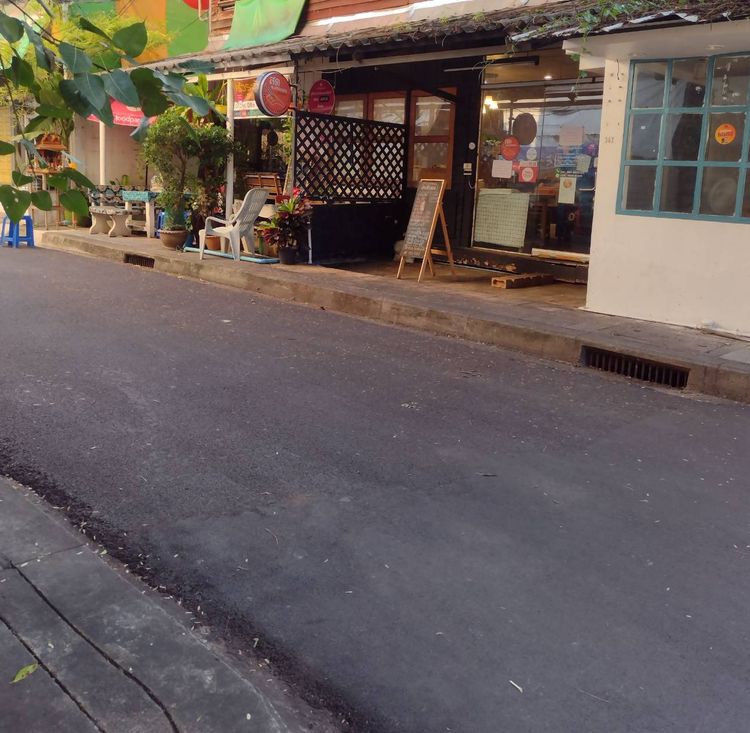 ให้เช่าร้านใกล้ ม.สวนดุสิต ในร้าน 18 ตร.ม.  แถมฟรีหน้าร้าน 2x2 เมตร 
