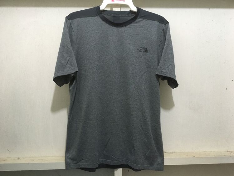 เสื้อทีเชิ้ต M เสื้อคอกลม แบรนด์ TNF สีเทาตัดดำ