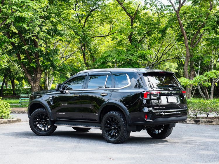 Ford Everest 2023 2.0 Titanium Plus 4WD Utility-car ดีเซล ไม่ติดแก๊ส เกียร์อัตโนมัติ ดำ รูปที่ 3