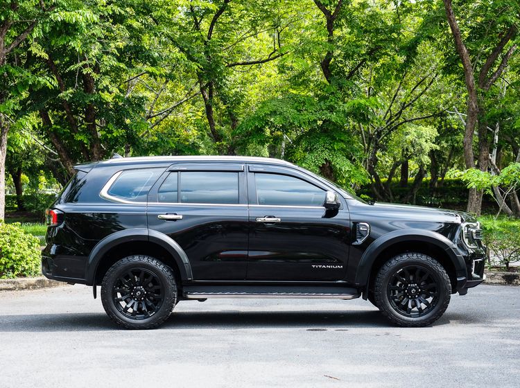 Ford Everest 2023 2.0 Titanium Plus 4WD Utility-car ดีเซล ไม่ติดแก๊ส เกียร์อัตโนมัติ ดำ รูปที่ 2