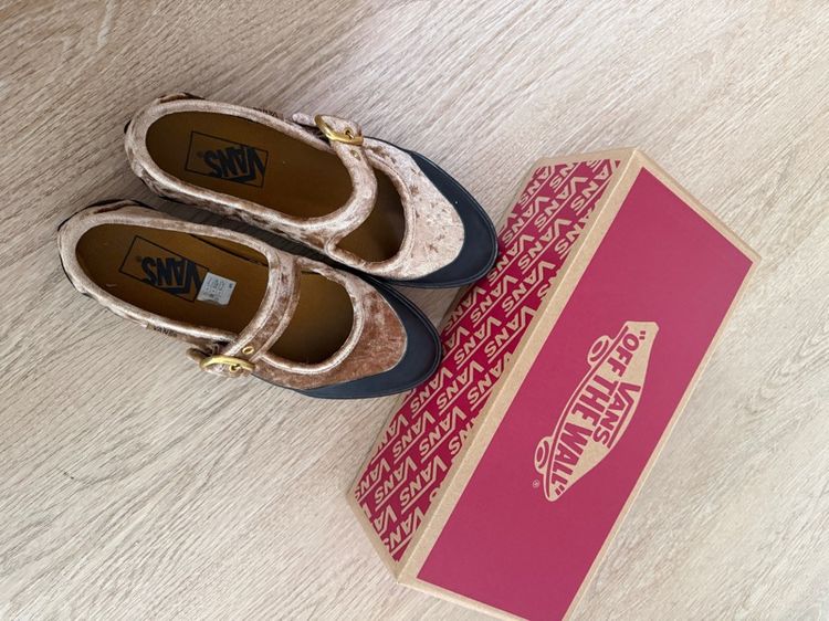 รองเท้า vans marry jane