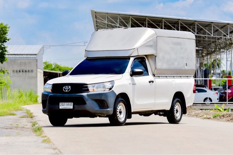 รถ Toyota Hilux Revo 2.4 J สี ขาว