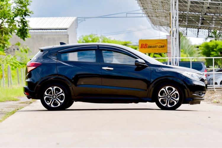 Honda HR-V 2015 1.8 EL Utility-car เบนซิน ไม่ติดแก๊ส เกียร์อัตโนมัติ ดำ รูปที่ 3