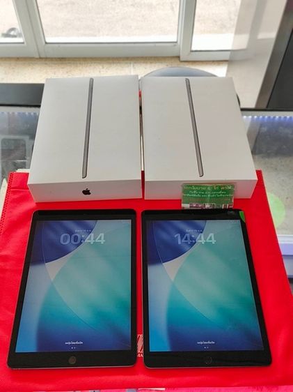 - iPad Gen 8 128gb wifi