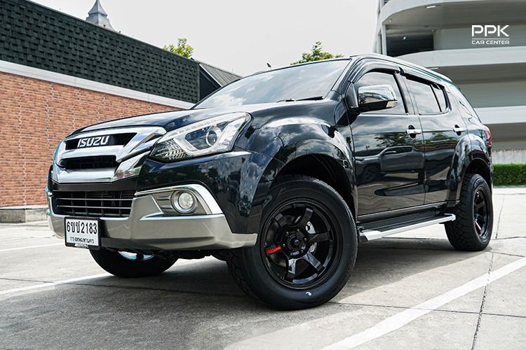 รถ Isuzu MU-X 3.0 4WD สี ดำ