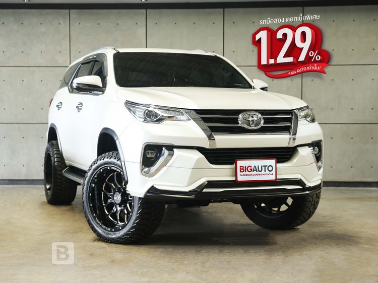 รถ Toyota Fortuner 2.8 V 4WD สี ขาว