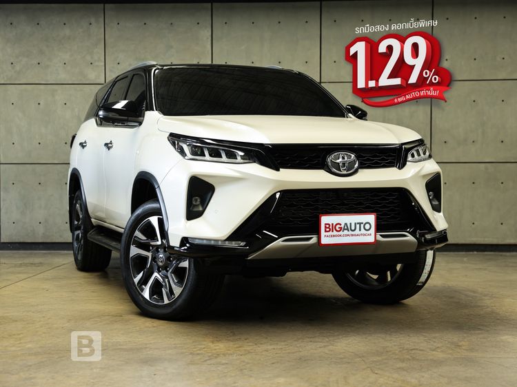 Toyota Fortuner 2022 2.4 Legender Black Top 4WD Utility-car ดีเซล ไม่ติดแก๊ส เกียร์อัตโนมัติ ขาว