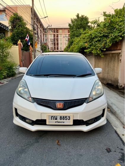 Honda Jazz 2012 1.5 SV i-VTEC Sedan เบนซิน ไม่ติดแก๊ส เกียร์อัตโนมัติ ขาว