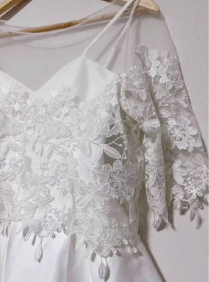  ชุดเดรสขาวพร้อมเสื้อลูกไม้ขาวสุดหรู รูปที่ 4