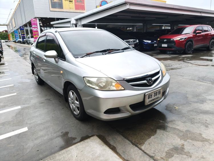 รถ Honda City 1.5 V สี บรอนซ์เงิน