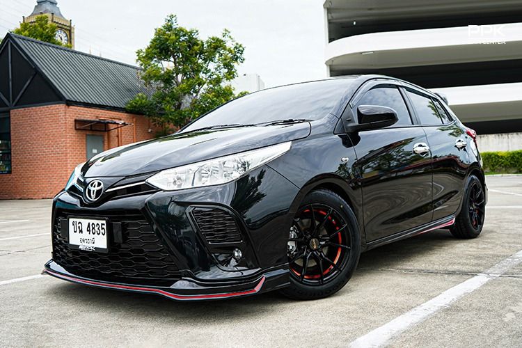 รถ Toyota Yaris 1.2 Entry สี ดำ