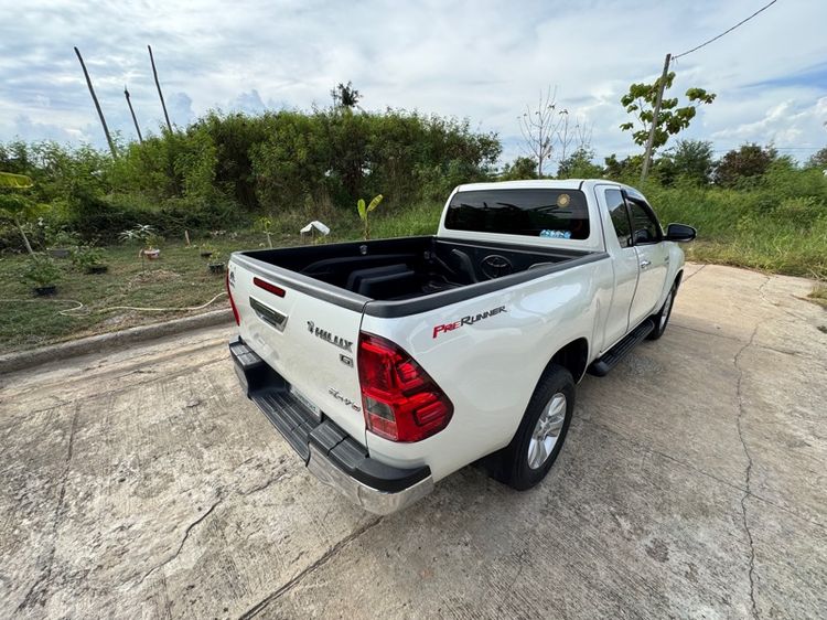 Toyota Hilux Revo 2015 2.8 G Prerunner Pickup ดีเซล เกียร์ธรรมดา ขาว รูปที่ 3