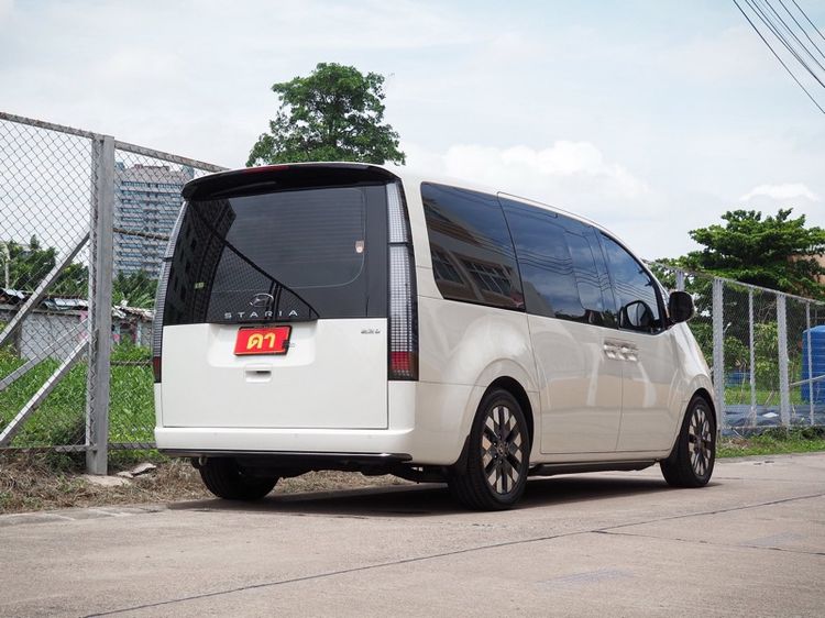Hyundai Staria 2023 2.2 Premium with sunroof Utility-car ดีเซล ไม่ติดแก๊ส เกียร์อัตโนมัติ ขาว รูปที่ 3