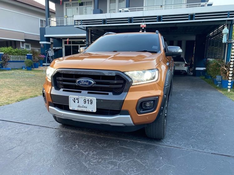 รถ Ford Ranger 2.0 Hi-Rider Wildtrak สี ส้ม
