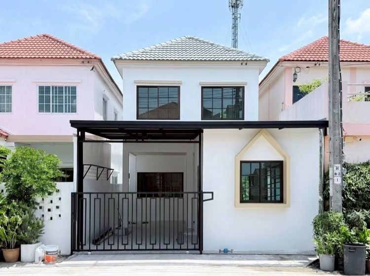 ตกแต่งครบ ใช่ หมู่บ้านอมรทรัพย์ ซอยเลียบวารี 25 คู้ขวา