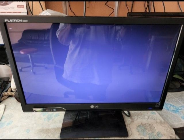 จอคอม lg 20" e2041t สภาพดีมาก ภาพสวยสดใสคมชัด เหมือนใหม่ ประกันไม่เป็นฝ้า ฟิล์มไม่เสื่อม ใช้ได้นานหลายปี รูปที่ 3