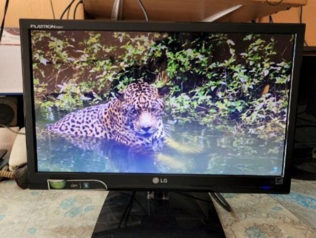 จอคอม lg 20" e2041t สภาพดีมาก ภาพสวยสดใสคมชัด เหมือนใหม่ ประกันไม่เป็นฝ้า ฟิล์มไม่เสื่อม ใช้ได้นานหลายปี รูปที่ 9