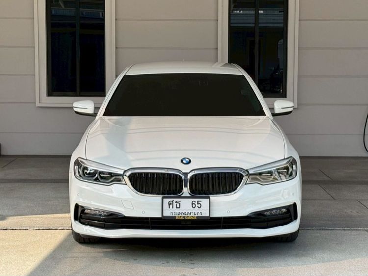 BMW Series 5 2020 530e Sedan ปลั๊กอินไฮบริด (PHEV) ไม่ติดแก๊ส เกียร์อัตโนมัติ ขาว รูปที่ 2