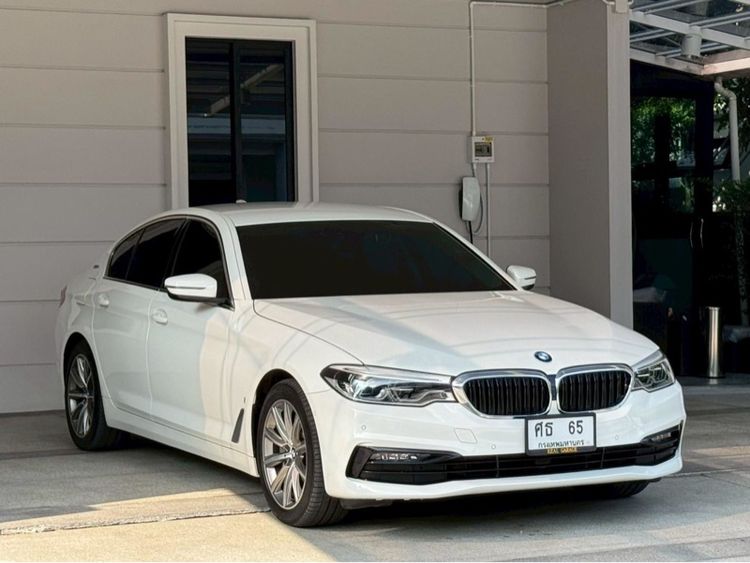 BMW Series 5 2020 530e Sedan ปลั๊กอินไฮบริด (PHEV) ไม่ติดแก๊ส เกียร์อัตโนมัติ ขาว รูปที่ 3