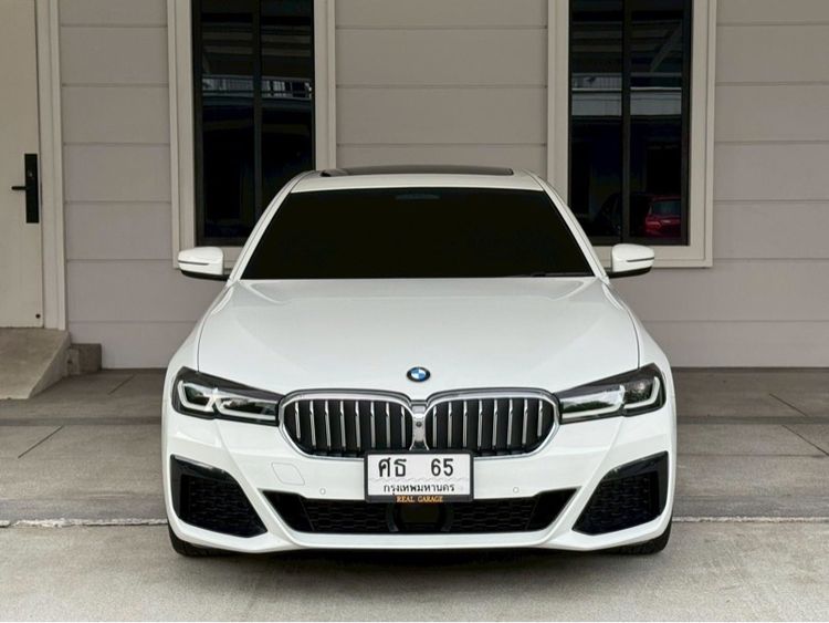 BMW Series 5 2021 530e Sedan ปลั๊กอินไฮบริด (PHEV) ไม่ติดแก๊ส เกียร์อัตโนมัติ ขาว รูปที่ 2