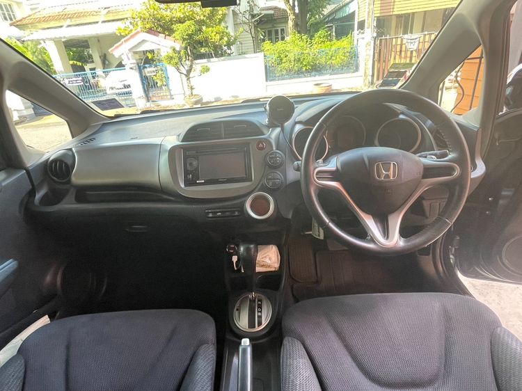 Honda Jazz 2010 1.5 V i-VTEC Sedan เบนซิน ไม่ติดแก๊ส เกียร์อัตโนมัติ ดำ รูปที่ 3