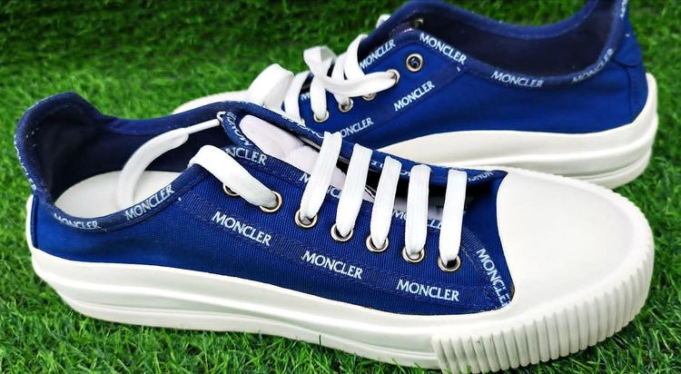 รองเท้าผ้าใบ MONCLER GLISSIERE LOW TOP Size 42  สีน้ำเงิน มือสอง ของแท้ สภาพดี สวย รูปที่ 4