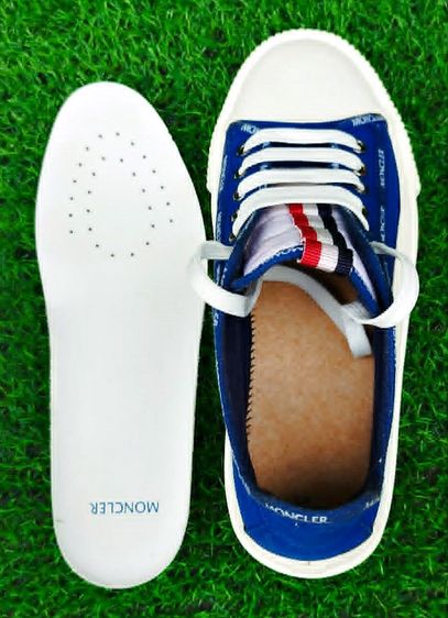 รองเท้าผ้าใบ MONCLER GLISSIERE LOW TOP Size 42  สีน้ำเงิน มือสอง ของแท้ สภาพดี สวย รูปที่ 6