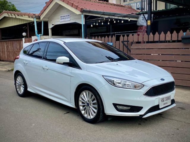 Ford Focus 2017 1.5 Trend เบนซิน ไม่ติดแก๊ส เกียร์อัตโนมัติ ขาว รูปที่ 2