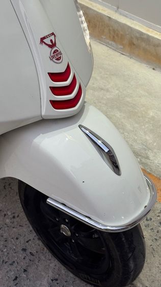 Vespa GTS 300 Super Sport HPE  2022 รูปที่ 13