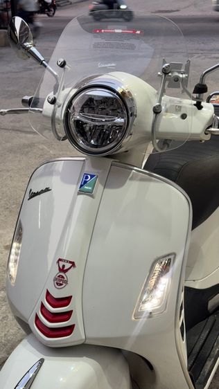 Vespa GTS 300 Super Sport HPE  2022 รูปที่ 12