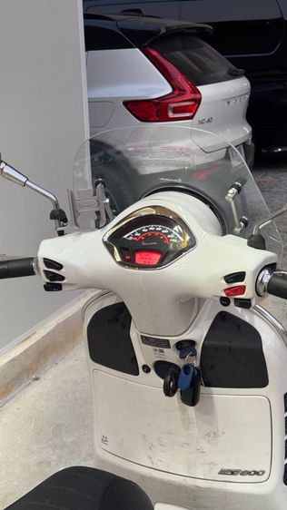 Vespa GTS 300 Super Sport HPE  2022 รูปที่ 9