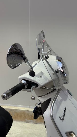 Vespa GTS 300 Super Sport HPE  2022 รูปที่ 11